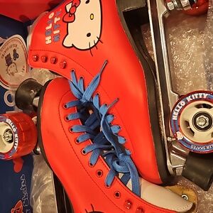 Hello, Kitty roller skates.